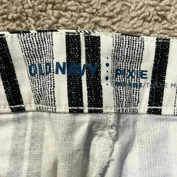 Old Navy pixie mid rise shorts size 0 - Picture 3 of 5